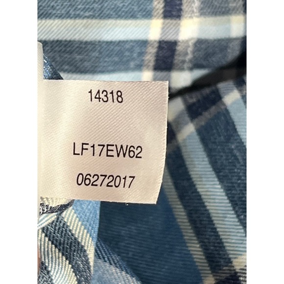 Peter Millar Button Up Long Sleeve Shirt Blue Gray White Plaid Mens Size Medium - Picture 11 of 11